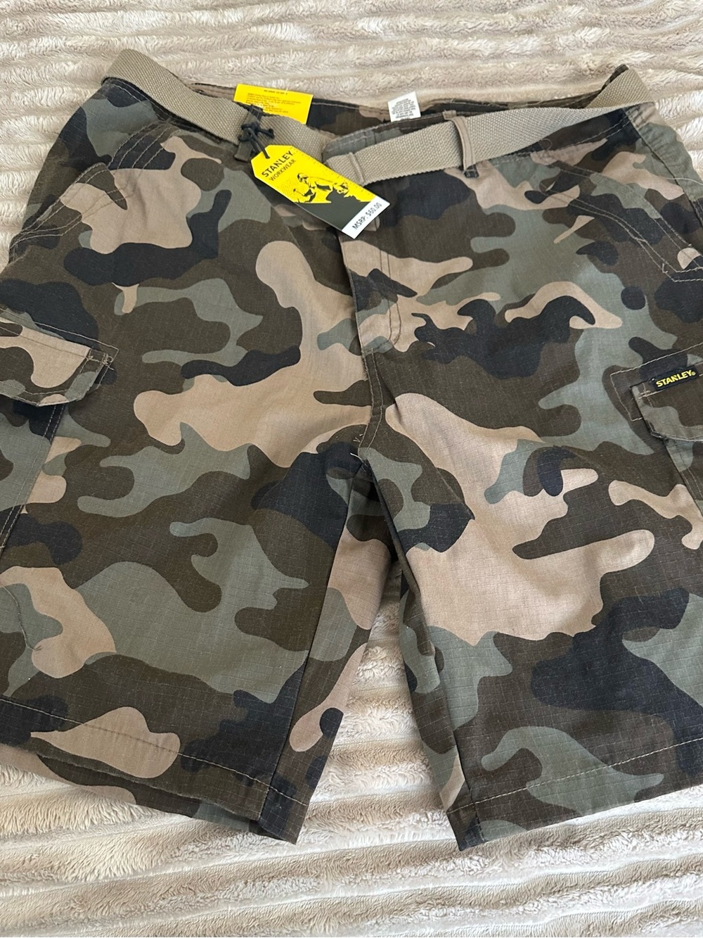 Stanley Men’s Size 40 waist New Camo Cargo Shorts - Olive Green/Tan/Black